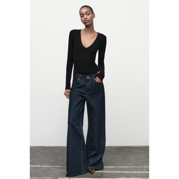 ZARA Tops - ZARA LONG SLEEVE COTTON BODYSUIT in Black